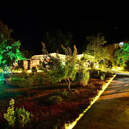 Adasu Hotel *